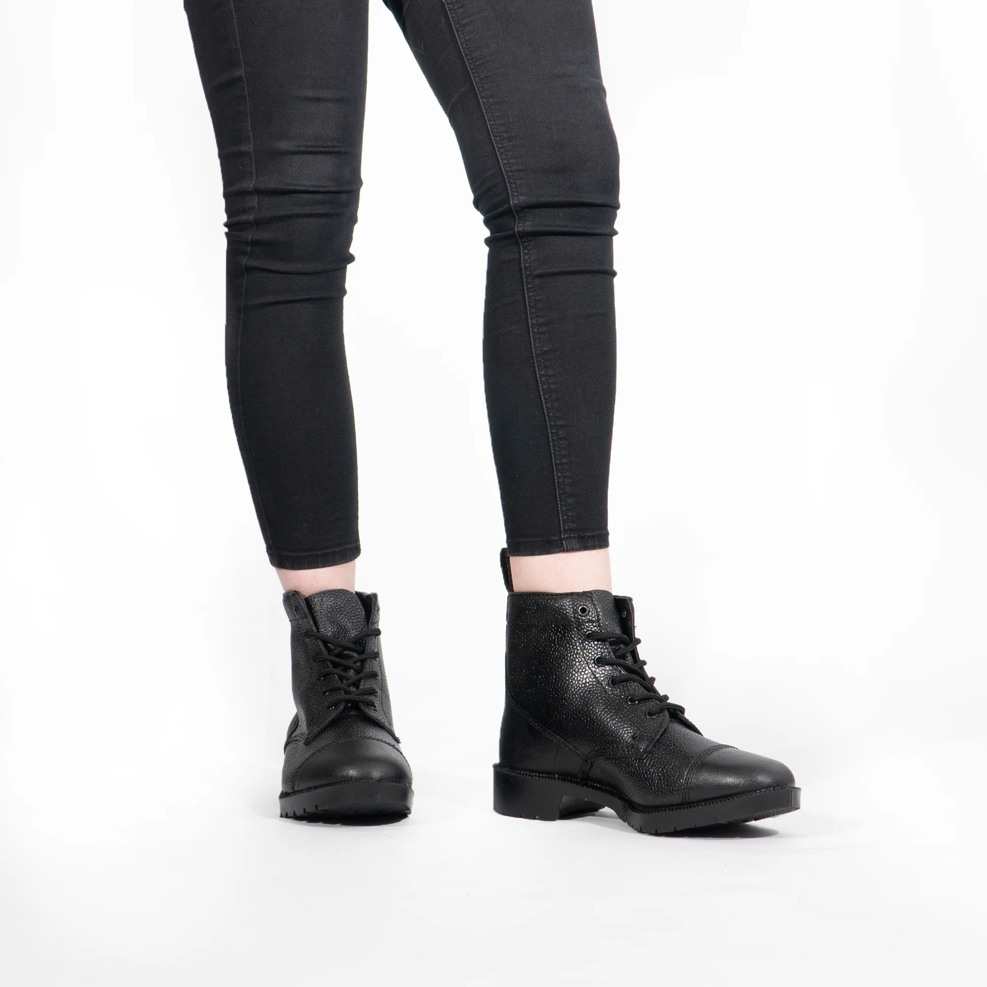 Grafters M391A Unisex Grain Leather Work Boots Black - Image 7